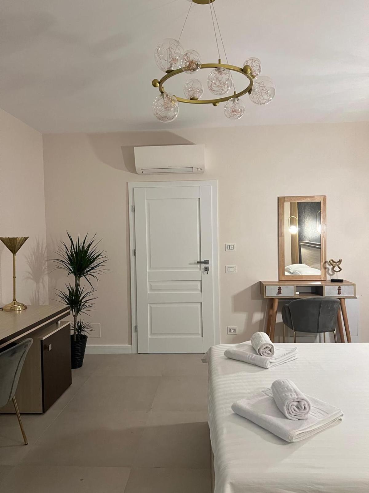 Pensiunea Villa D'Amici Mosnita Noua ภายนอก รูปภาพ